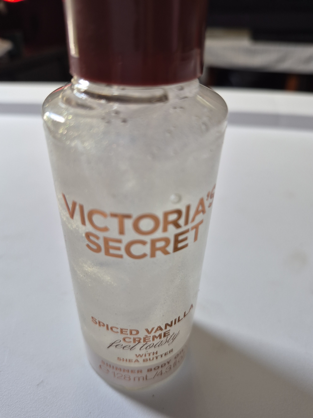 Victoria's Secret Spiced Vanilla Crème Hydrating Gel — White, Rose-Gold Accents